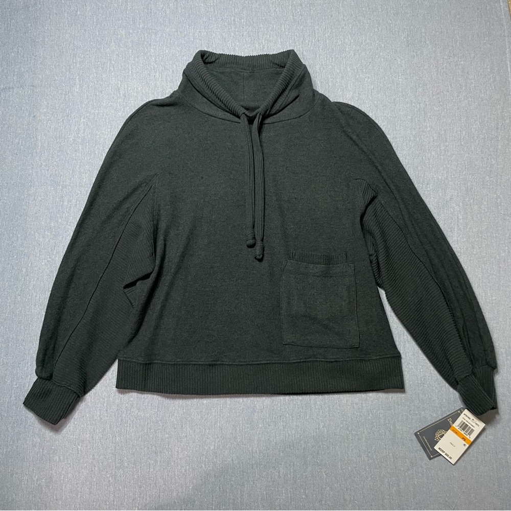 NWT Democracy Funnel Neck Petite Pullover Sweater Size PS